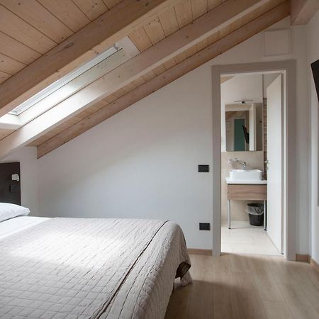 Il B&B Di Piazza Motta Albese Con Cassano エクステリア 写真