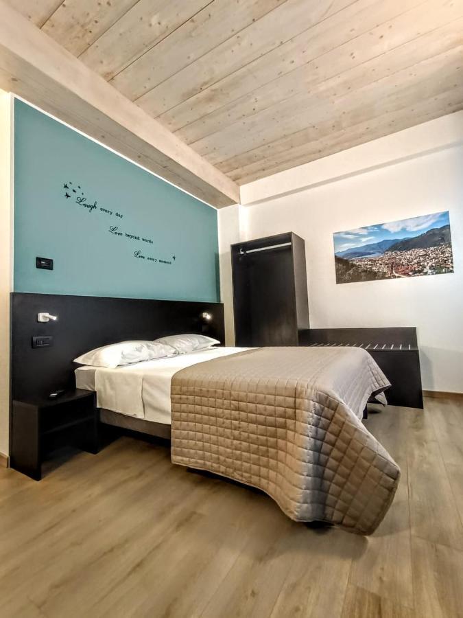Il B&B Di Piazza Motta Albese Con Cassano エクステリア 写真