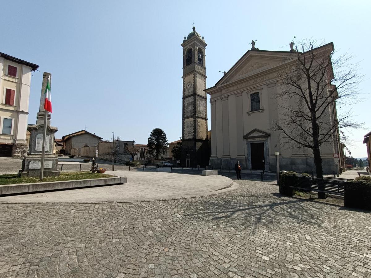 Il B&B Di Piazza Motta Albese Con Cassano エクステリア 写真