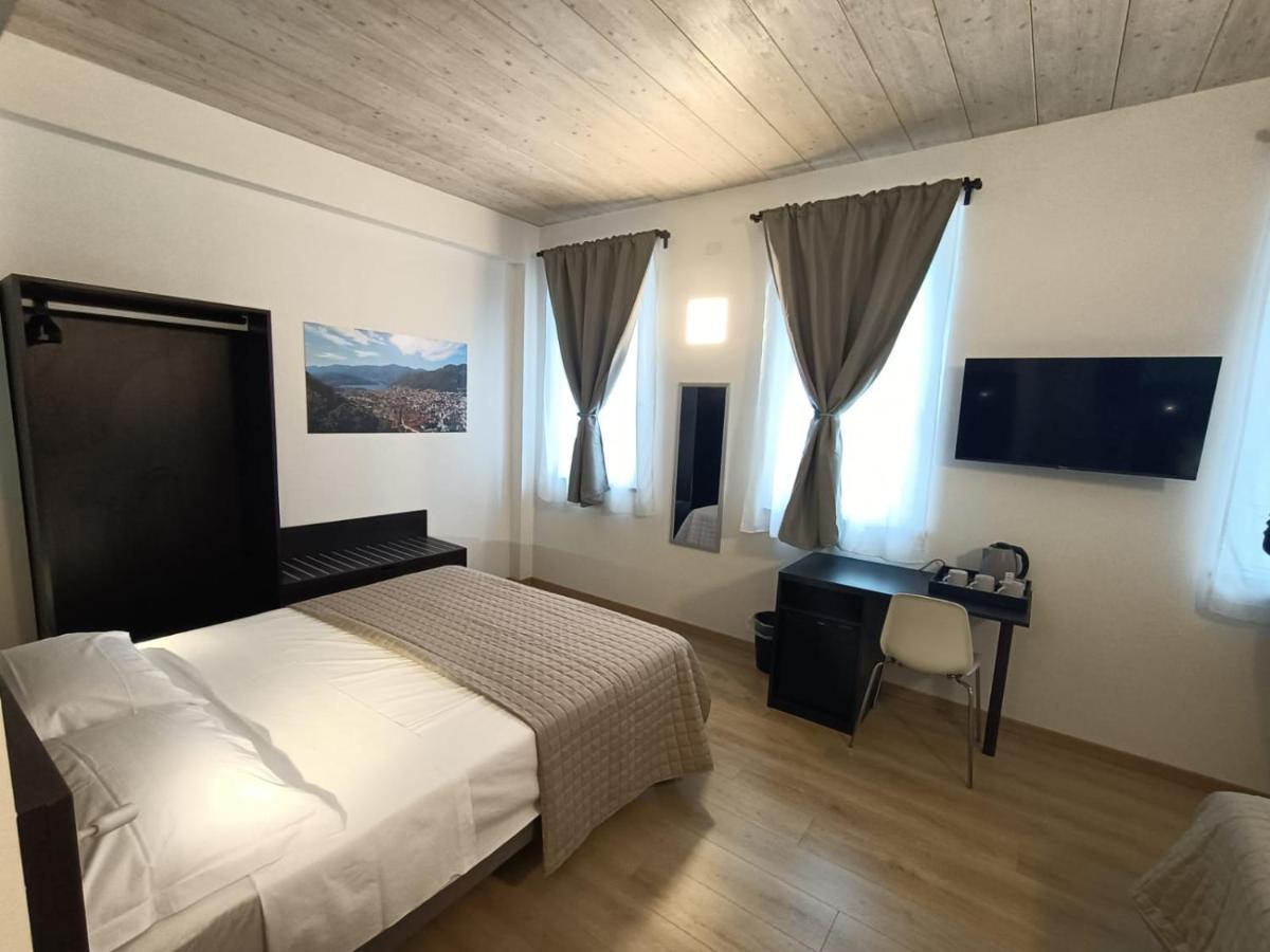 Il B&B Di Piazza Motta Albese Con Cassano エクステリア 写真