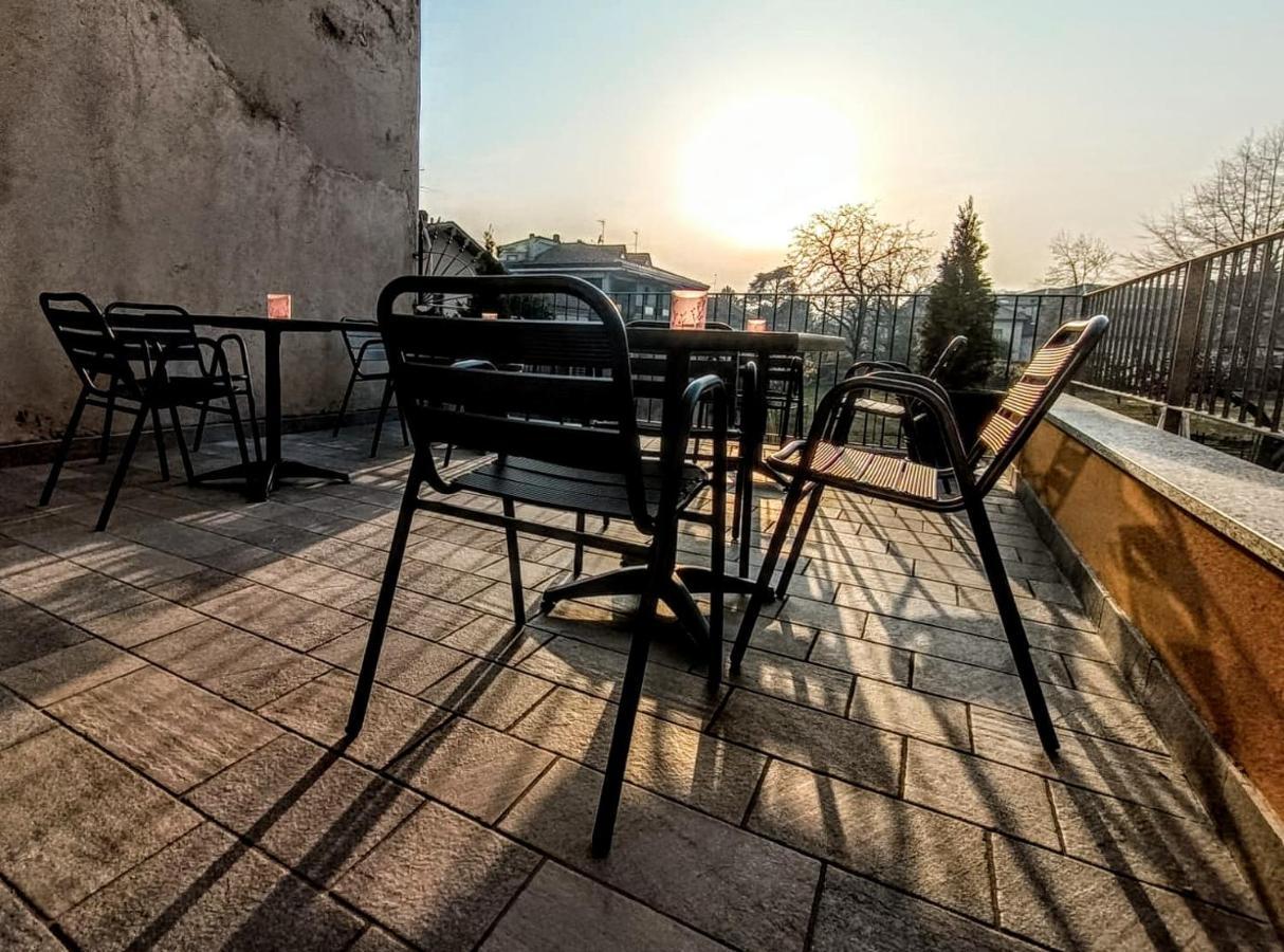 Il B&B Di Piazza Motta Albese Con Cassano エクステリア 写真