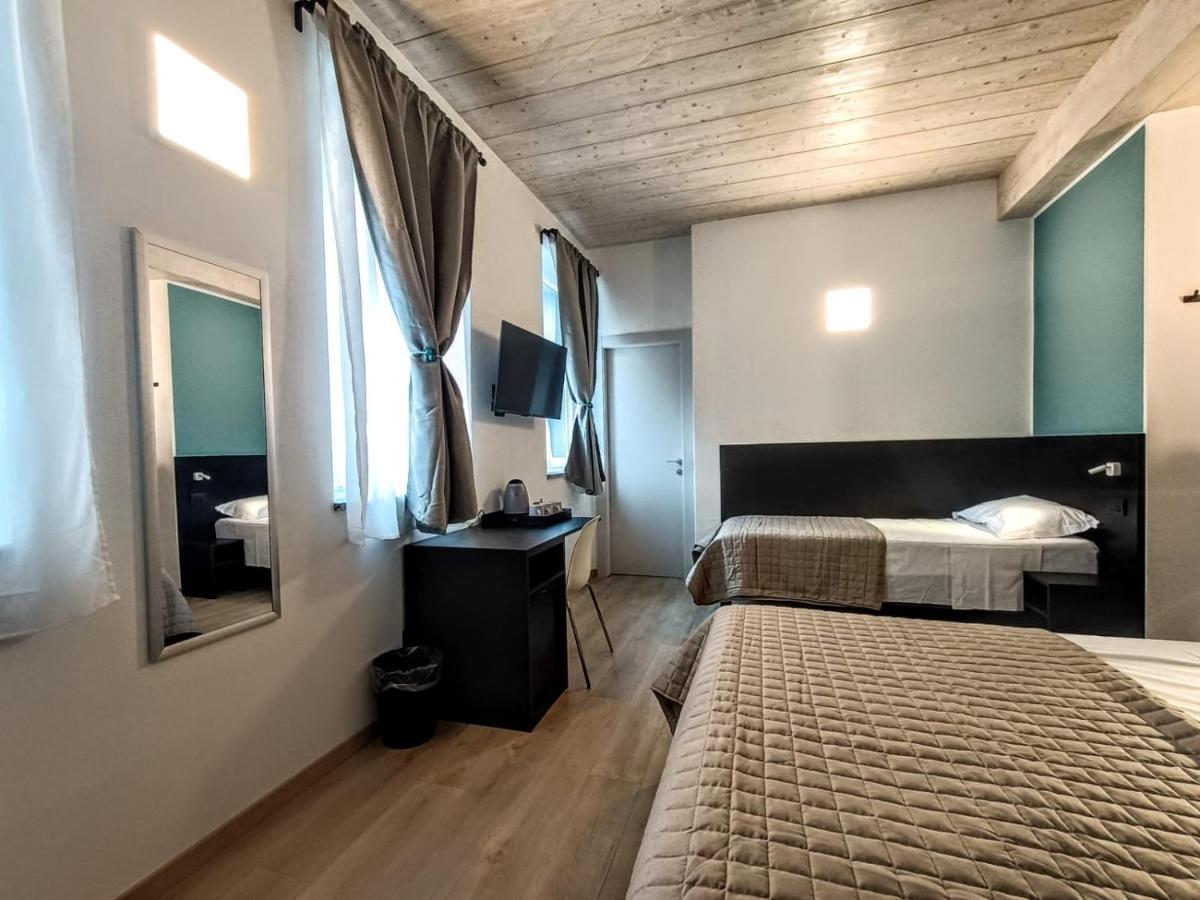 Il B&B Di Piazza Motta Albese Con Cassano エクステリア 写真