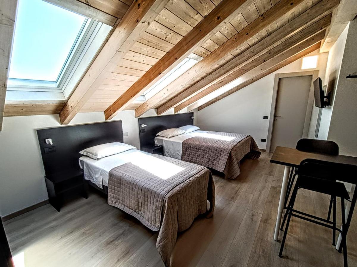 Il B&B Di Piazza Motta Albese Con Cassano エクステリア 写真