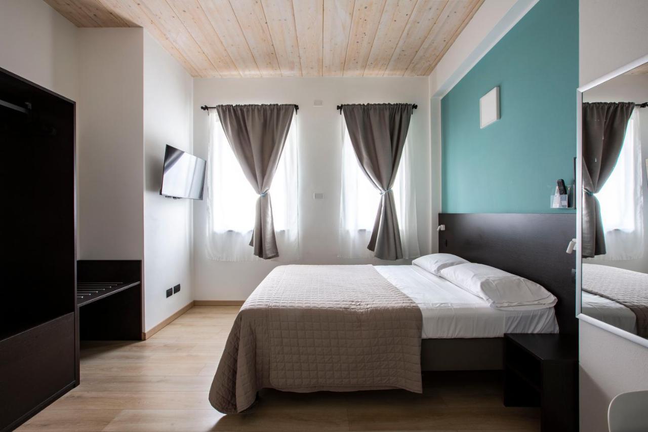 Il B&B Di Piazza Motta Albese Con Cassano エクステリア 写真