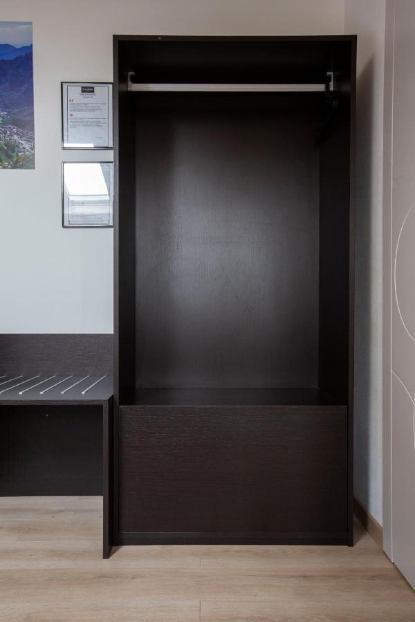 Il B&B Di Piazza Motta Albese Con Cassano エクステリア 写真