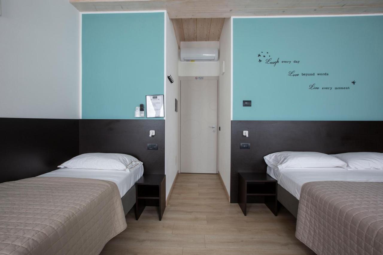 Il B&B Di Piazza Motta Albese Con Cassano エクステリア 写真