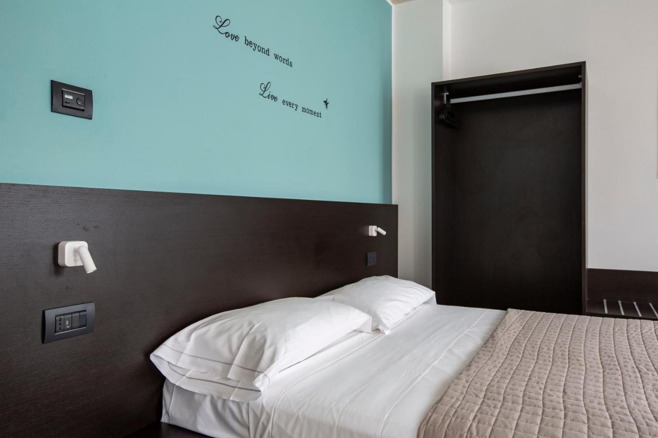 Il B&B Di Piazza Motta Albese Con Cassano エクステリア 写真