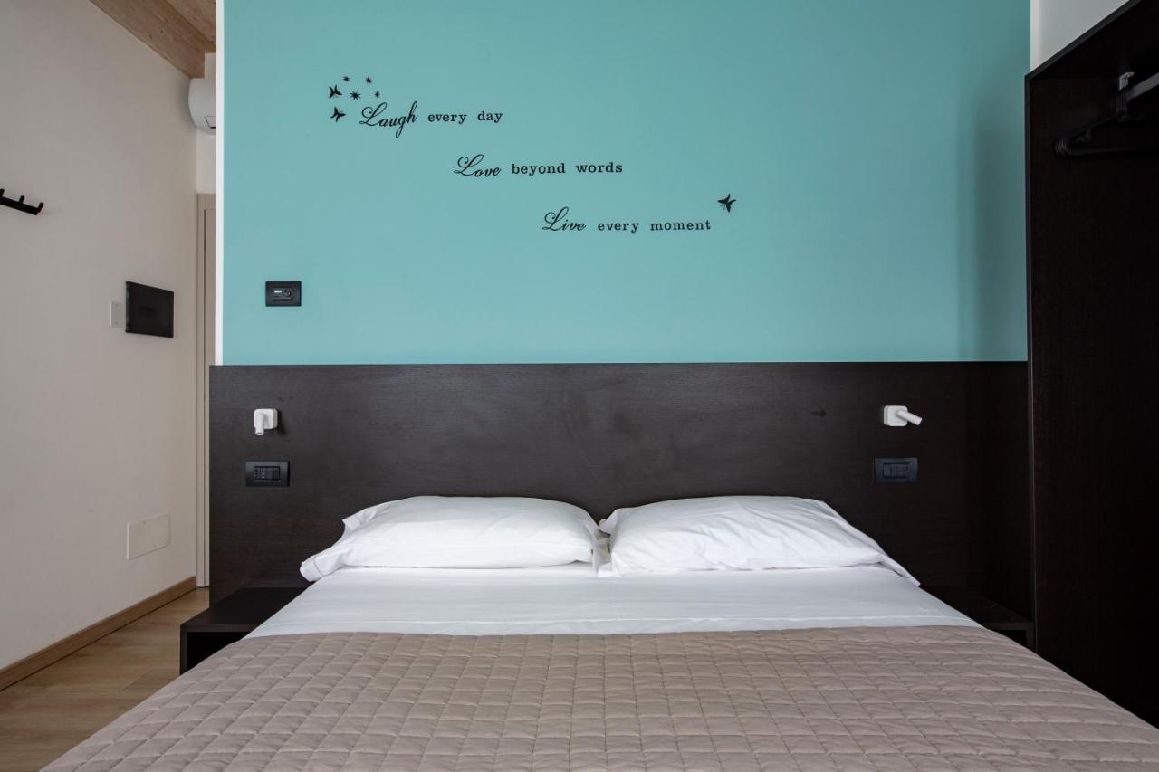 Il B&B Di Piazza Motta Albese Con Cassano エクステリア 写真