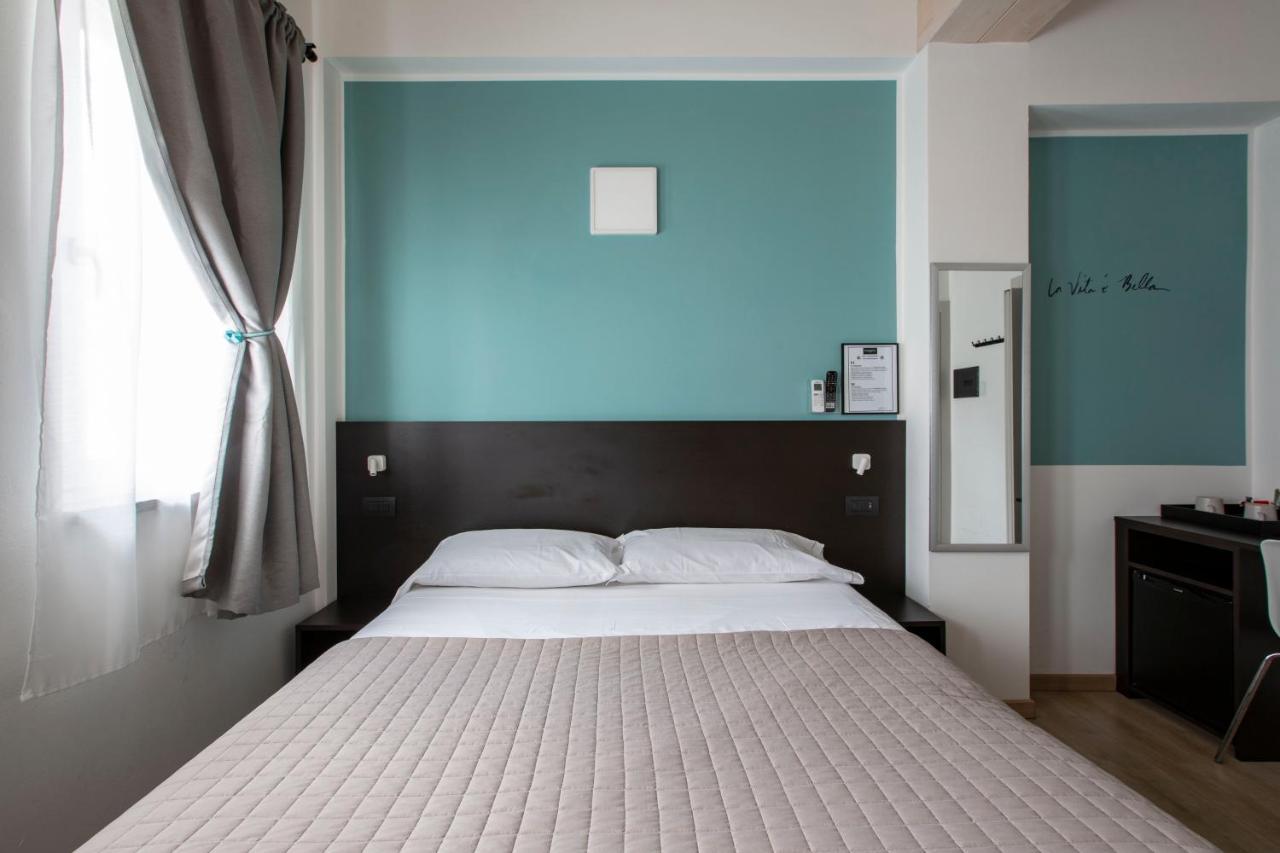 Il B&B Di Piazza Motta Albese Con Cassano エクステリア 写真