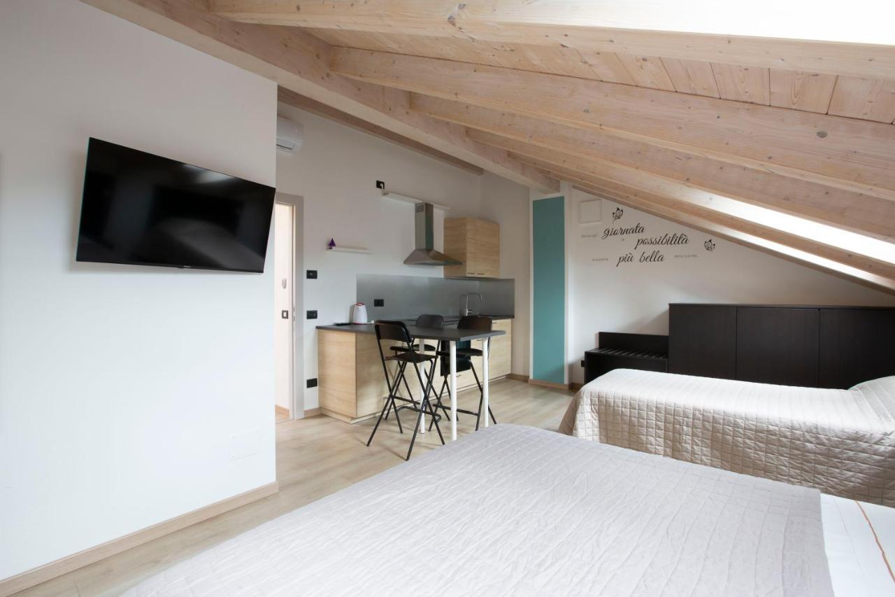 Il B&B Di Piazza Motta Albese Con Cassano エクステリア 写真