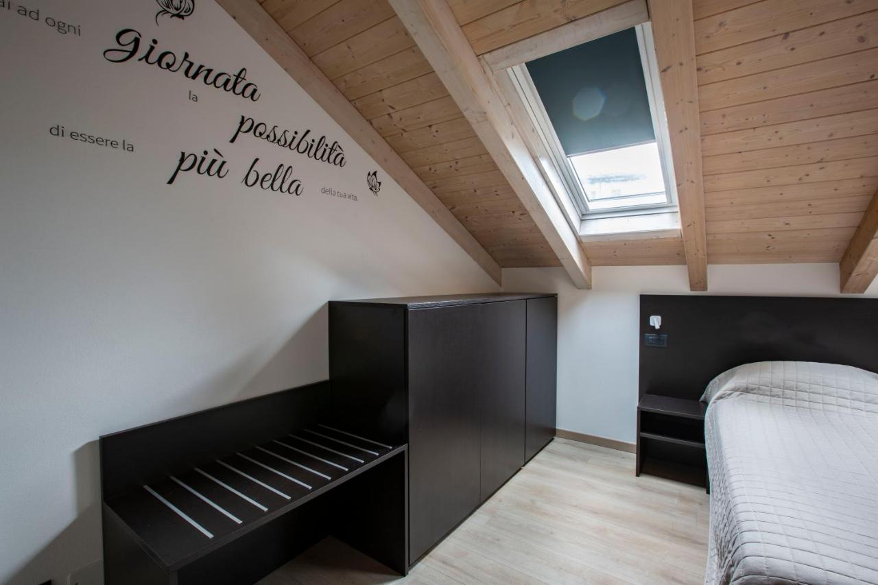 Il B&B Di Piazza Motta Albese Con Cassano エクステリア 写真