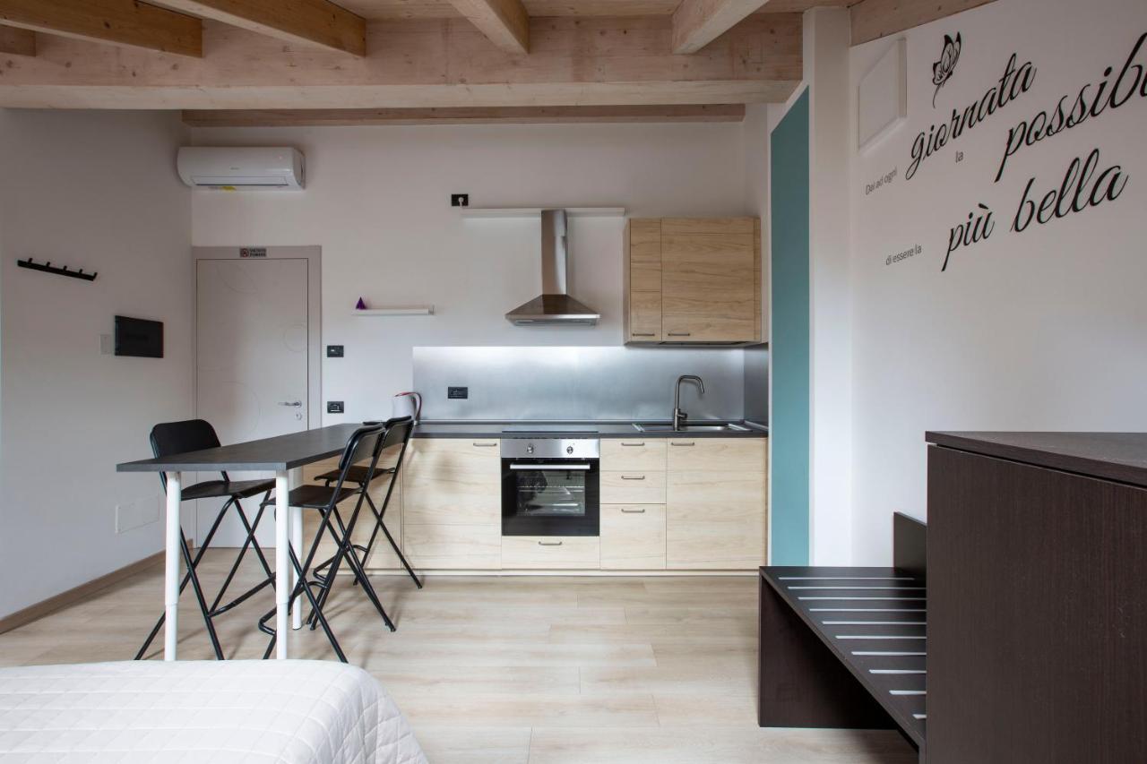 Il B&B Di Piazza Motta Albese Con Cassano エクステリア 写真