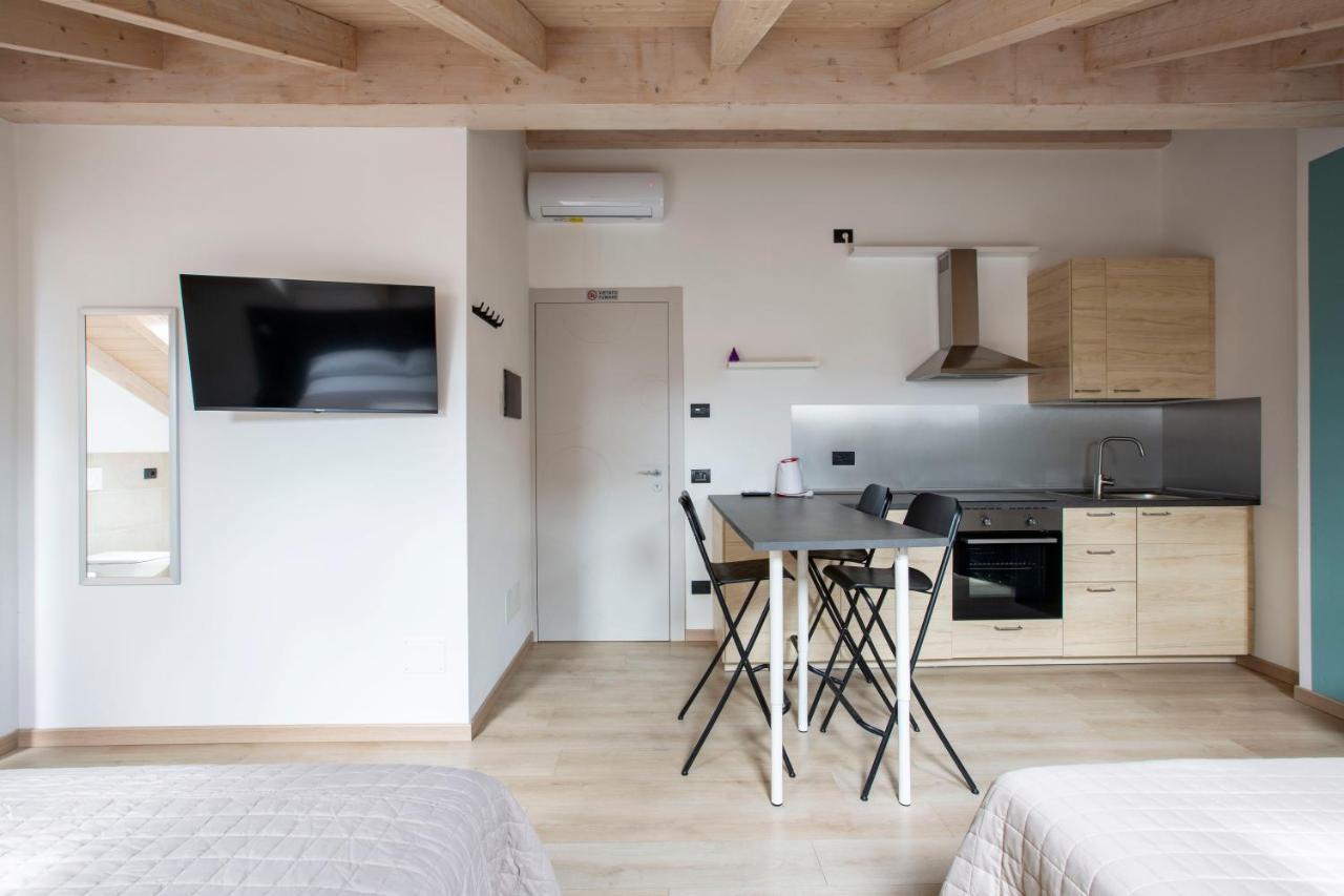 Il B&B Di Piazza Motta Albese Con Cassano エクステリア 写真